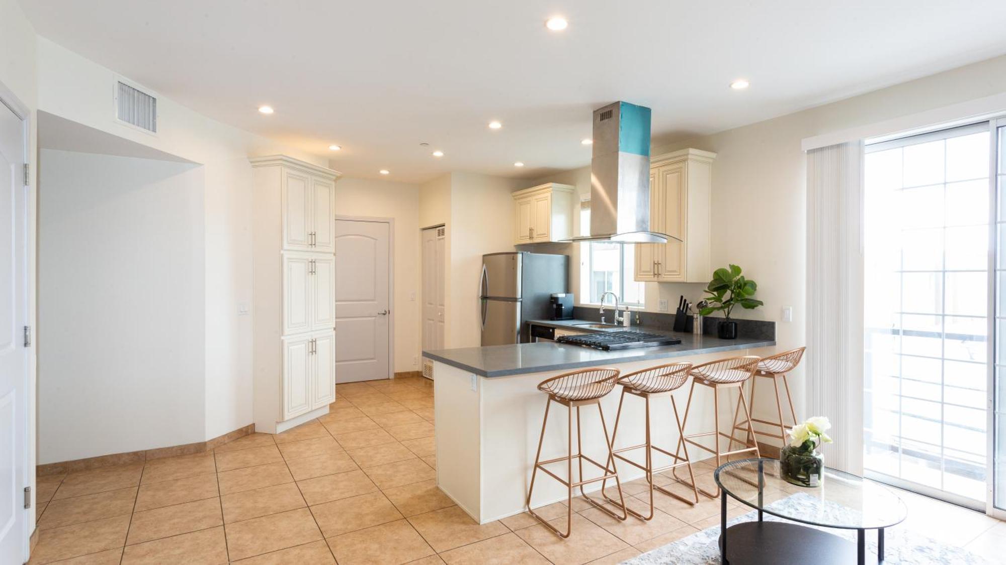 Three-Bedroom Hollywood Condo 洛杉矶 外观 照片