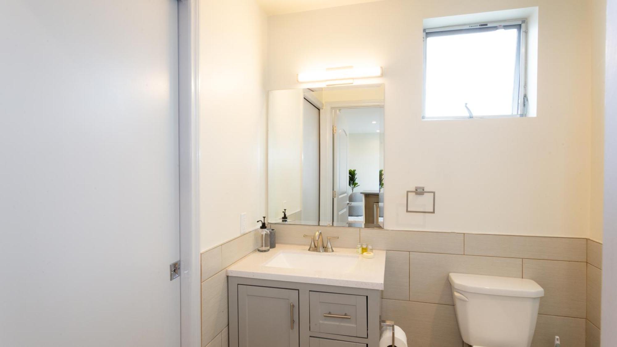 Three-Bedroom Hollywood Condo 洛杉矶 外观 照片