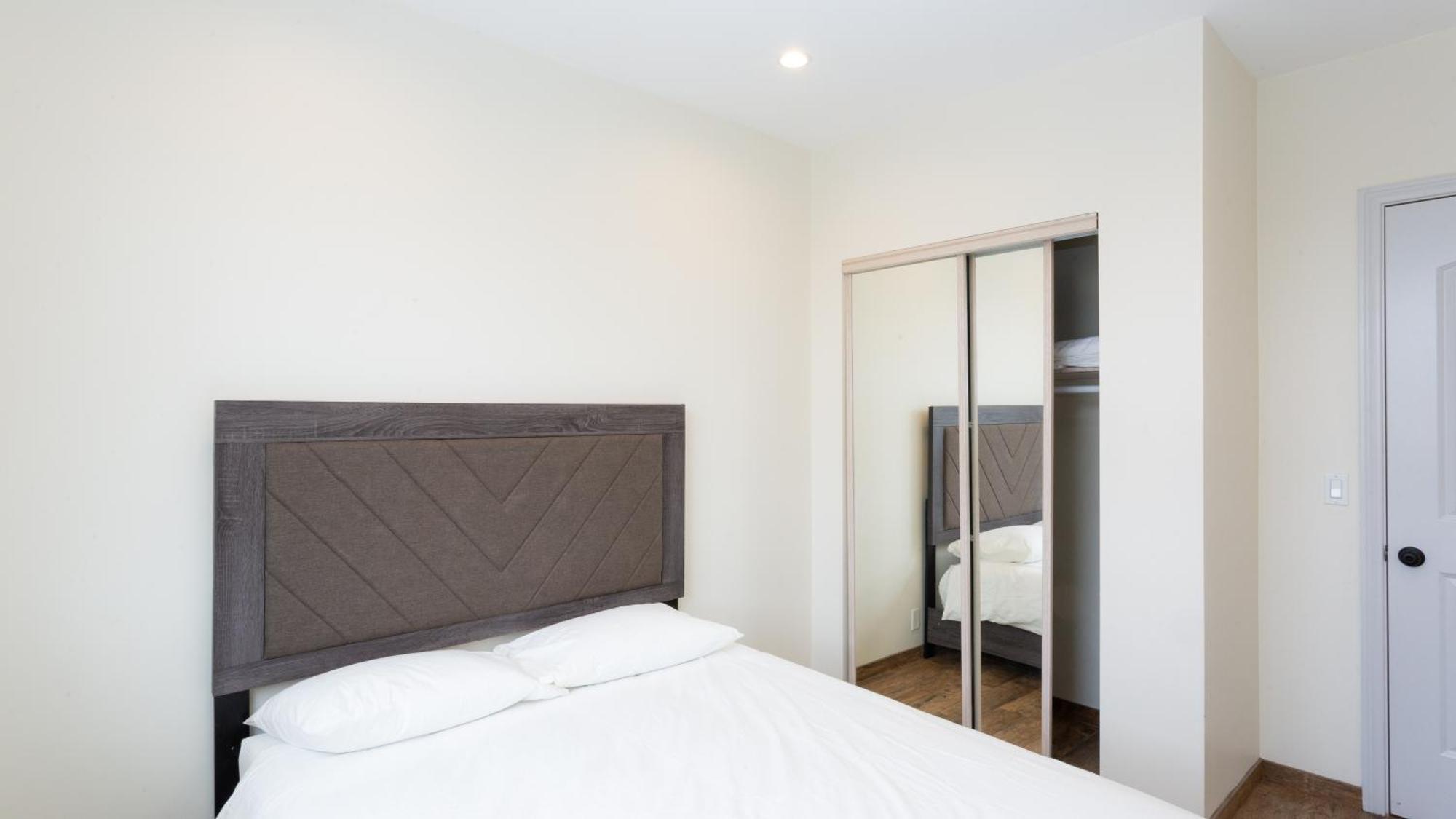 Three-Bedroom Hollywood Condo 洛杉矶 外观 照片