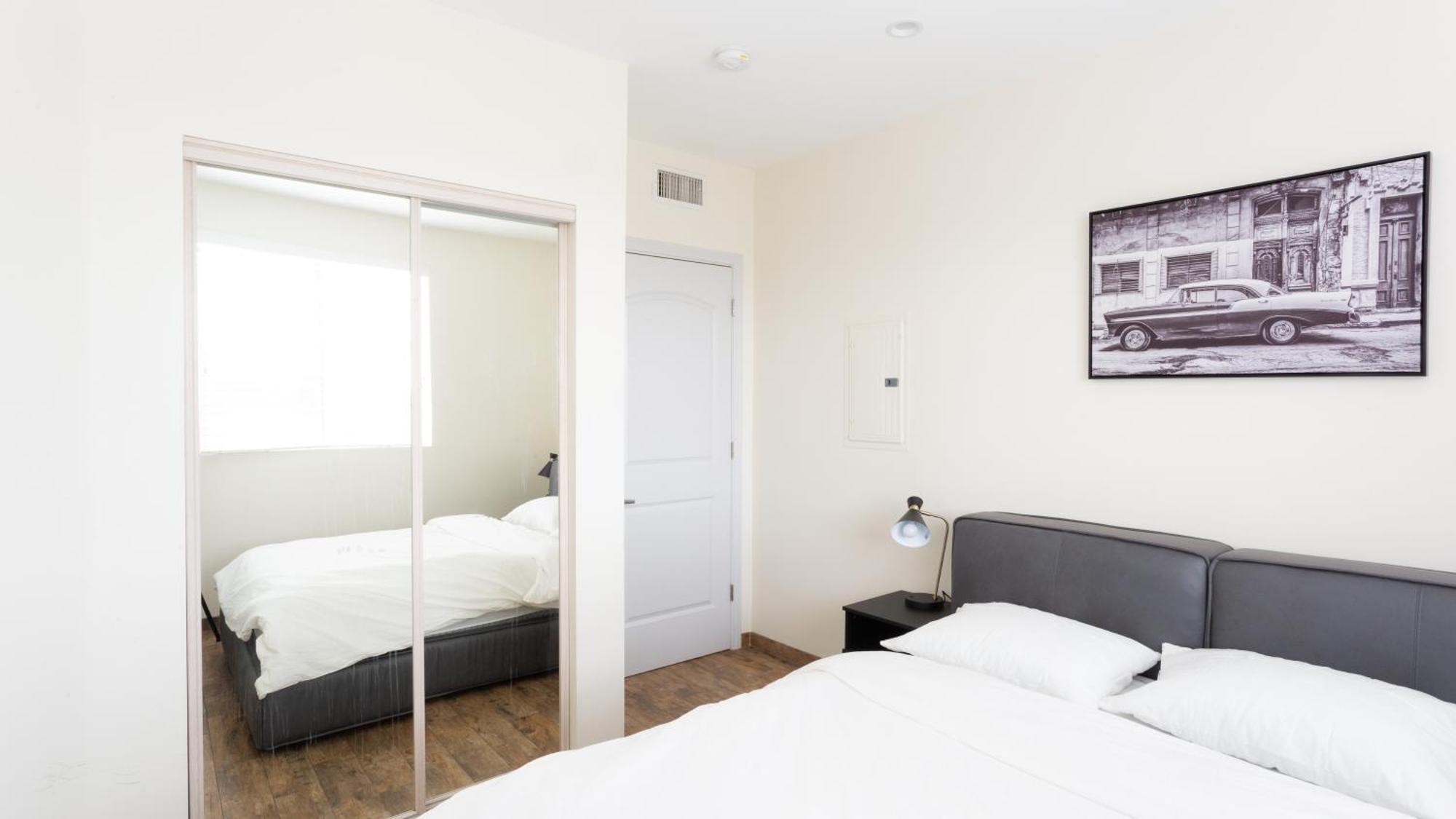 Three-Bedroom Hollywood Condo 洛杉矶 外观 照片